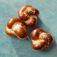 Dinkel-Laugenknoten